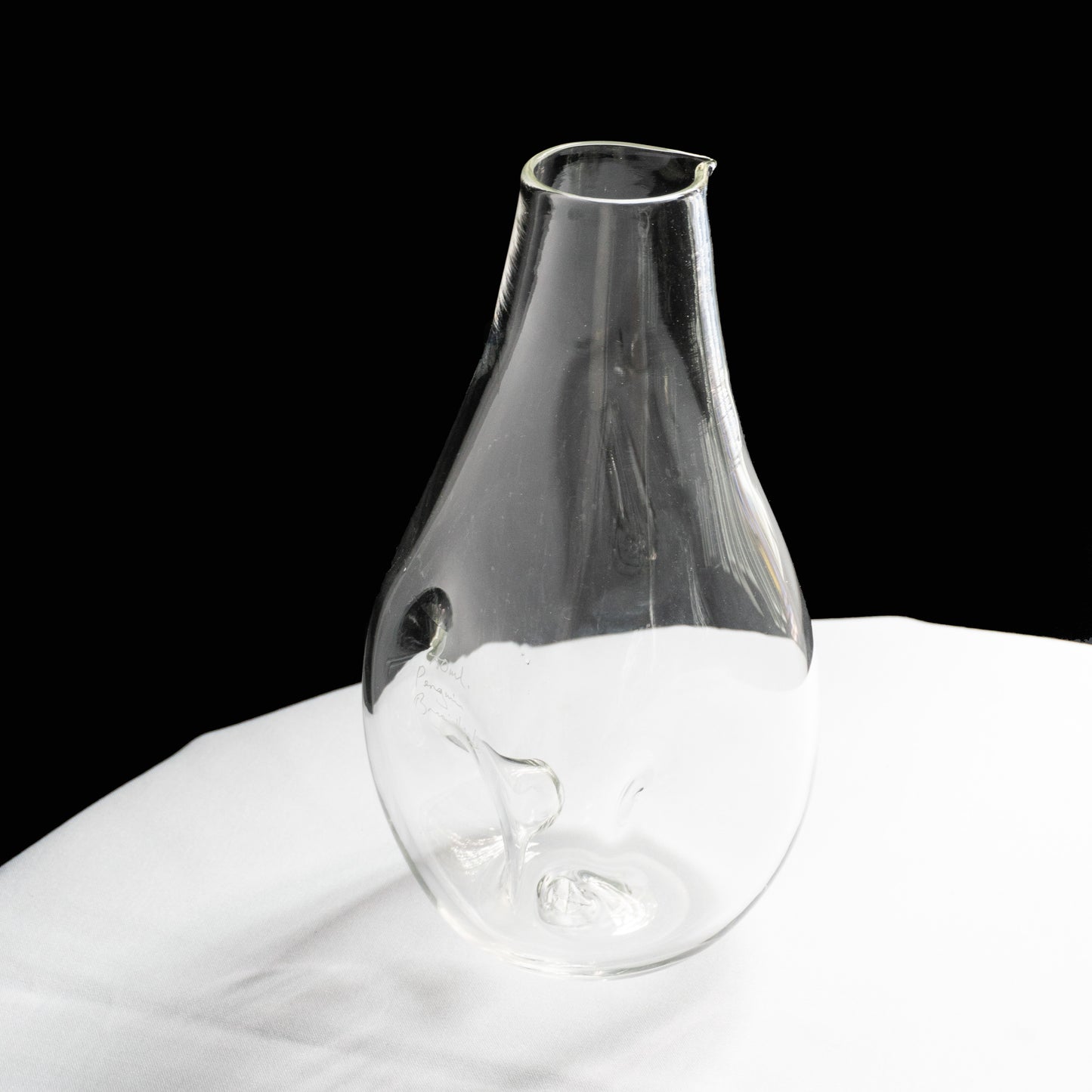 Brian Hirst Decanter Penguin 750ml